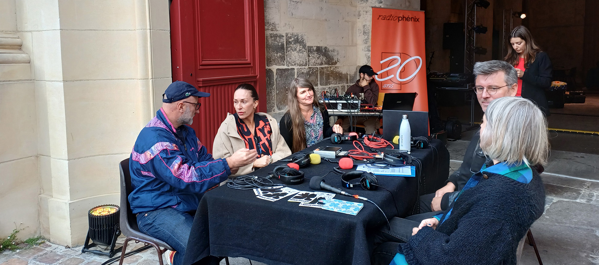 Photo d'une interview radio par Radio Phénix